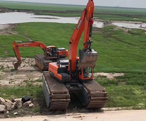 水陆两用挖掘机出租进行湿地公园建设